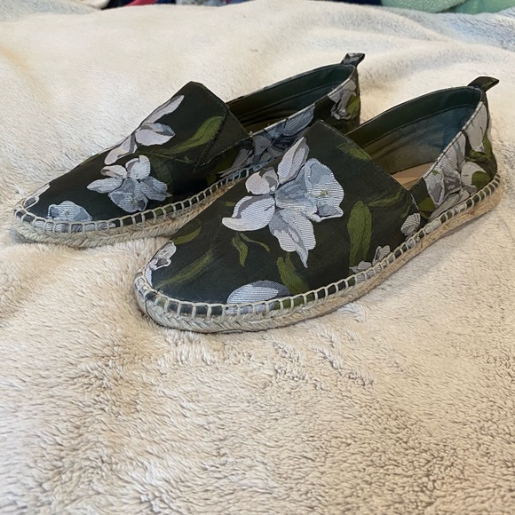 Steve Madden Floral Slip-On Espadrilles size 7.5 - Picture 4 of 9